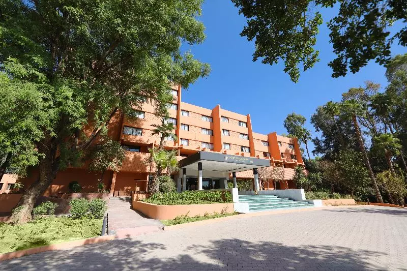 בית מלון כפרי Kenzi Rose Garden