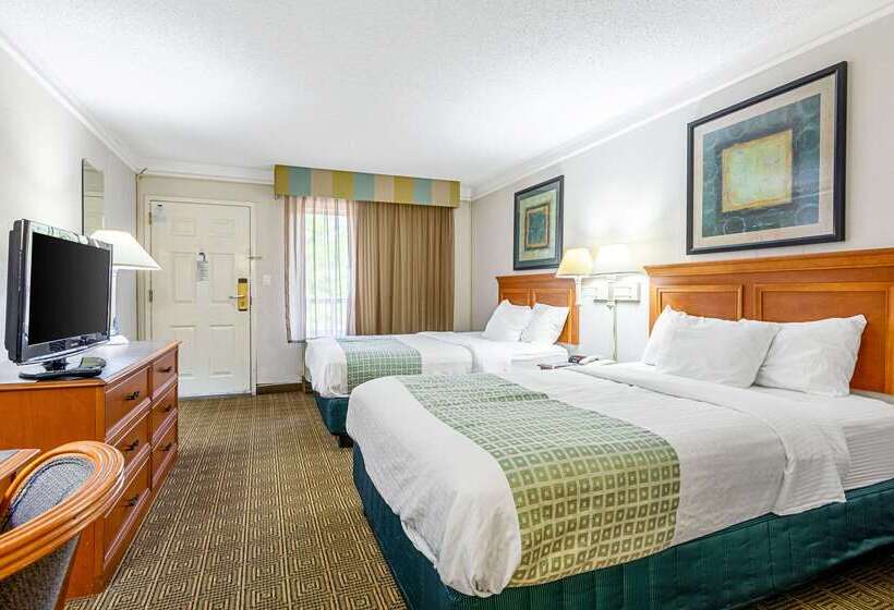 בית מלון כפרי Rodeway Inn