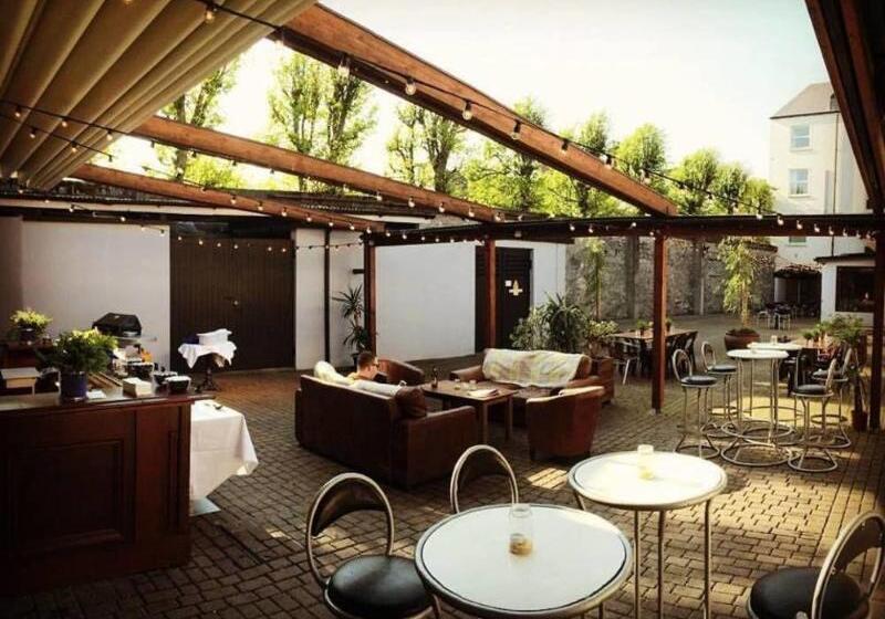 ホテル Tralee Benners