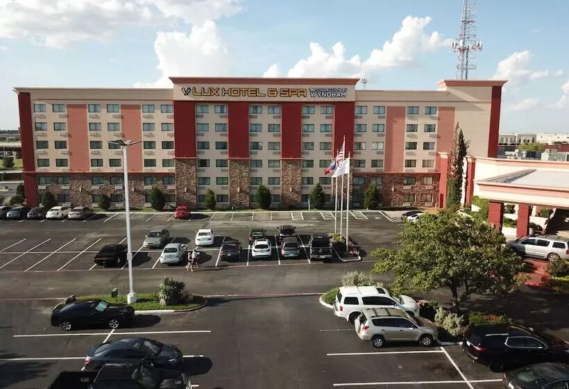 Lux Hotel & Spa, Trademark Collection By Wyndham