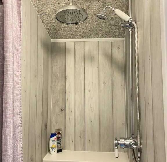 فندق صغير Strickland Arms