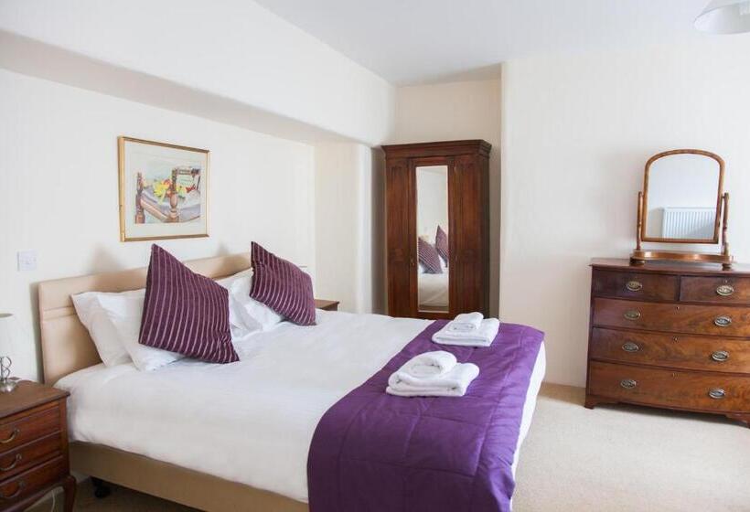 فندق صغير The Poltimore Inn