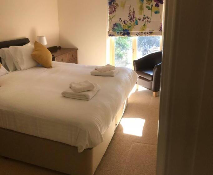 فندق صغير The Poltimore Inn