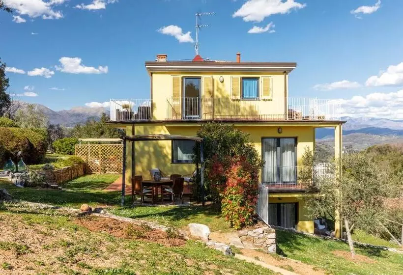 Aamiaismajoitus (B&B) Holiday Prato Verde