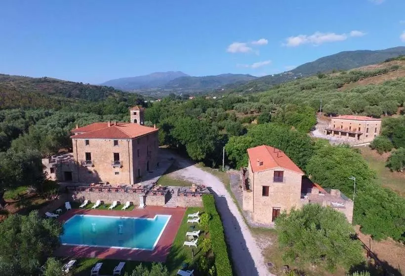 Hotelli Agriturismo Le Favate