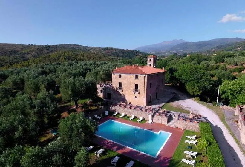 Hotelli Agriturismo Le Favate