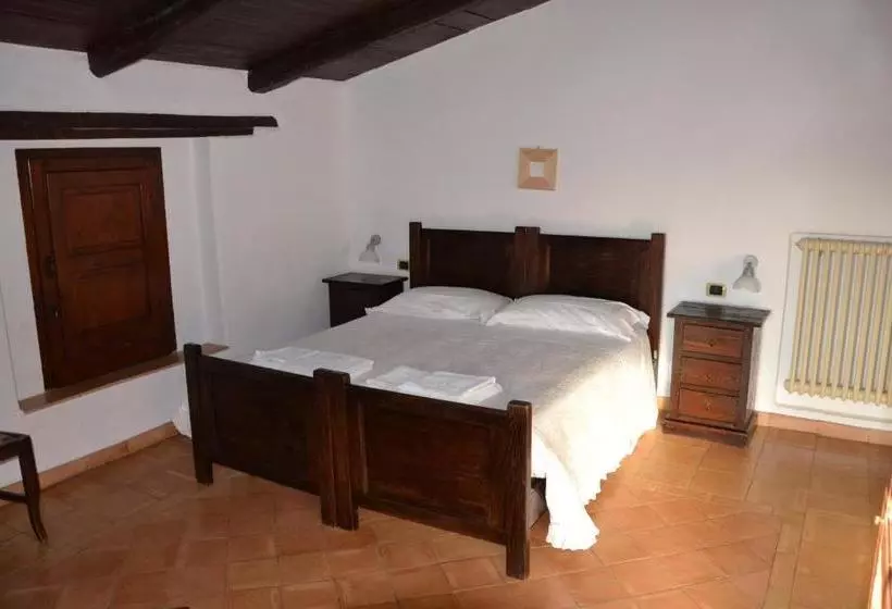 Hotelli Agriturismo Le Favate