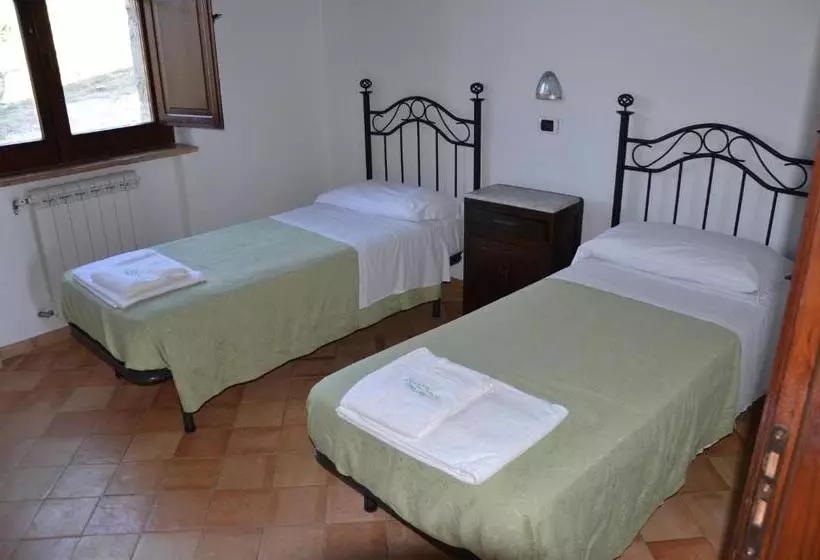 Hotelli Agriturismo Le Favate