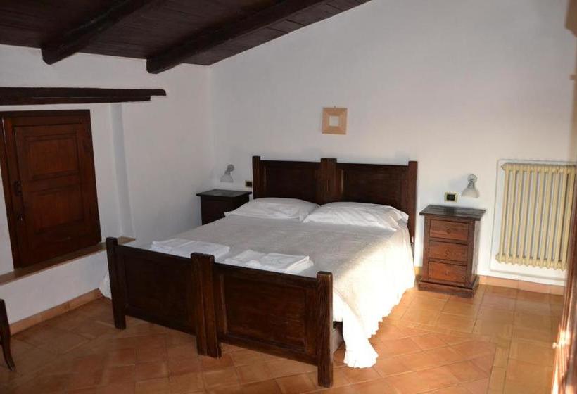 Отель Agriturismo Le Favate