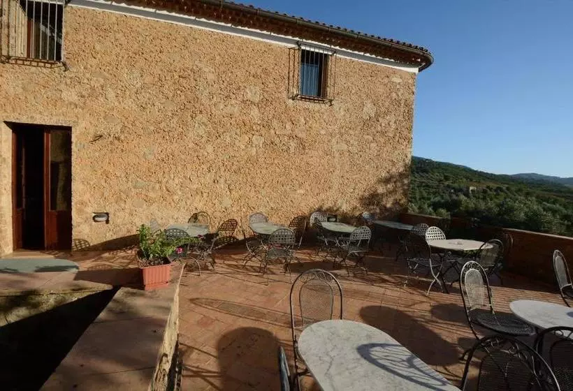 Hotelli Agriturismo Le Favate