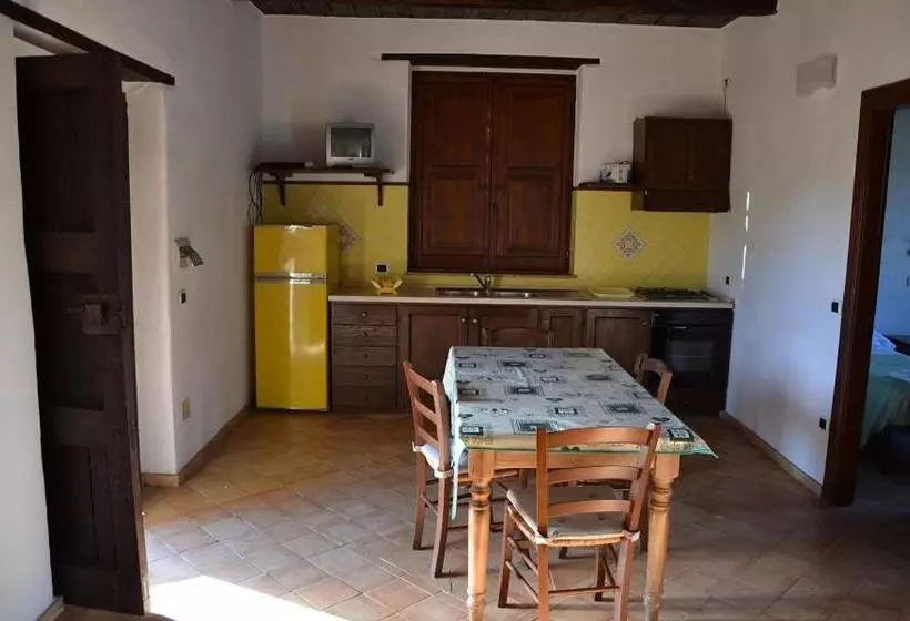 Hotelli Agriturismo Le Favate