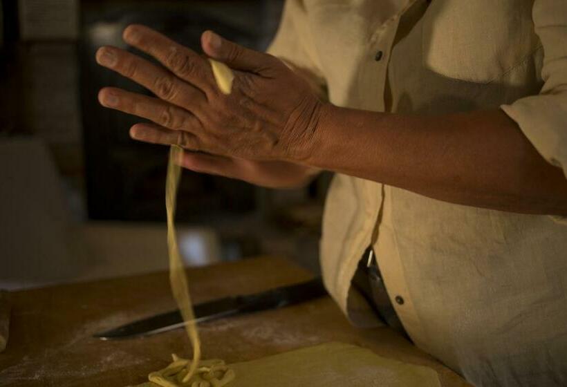 ホテル Agriturismo Antico Borgo Montacuto