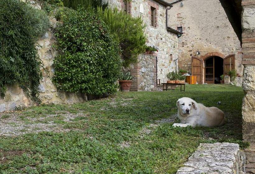 ホテル Agriturismo Antico Borgo Montacuto