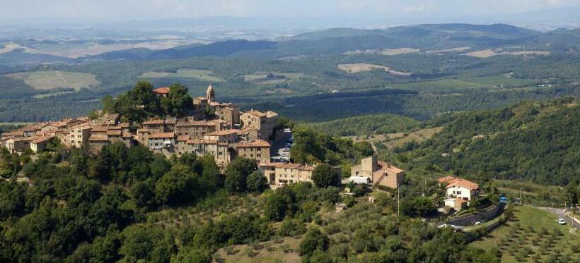 ホテル Agriturismo Antico Borgo Montacuto