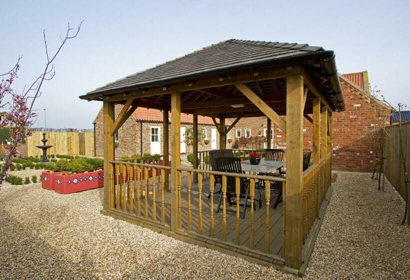 צימר Meals Farm   Courtyard Room