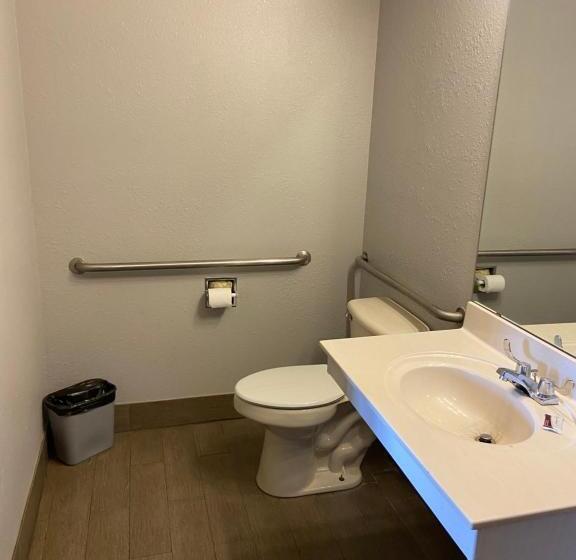 汽车旅馆  Redbud Inn