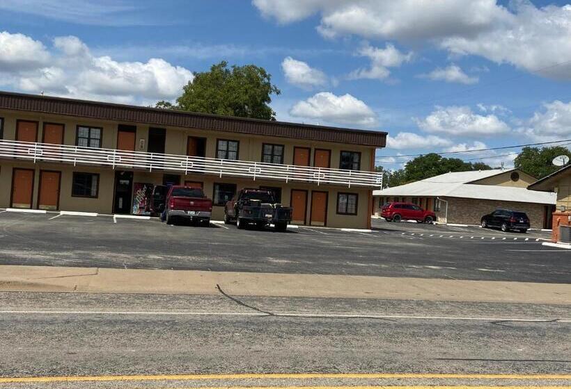 汽车旅馆  Redbud Inn