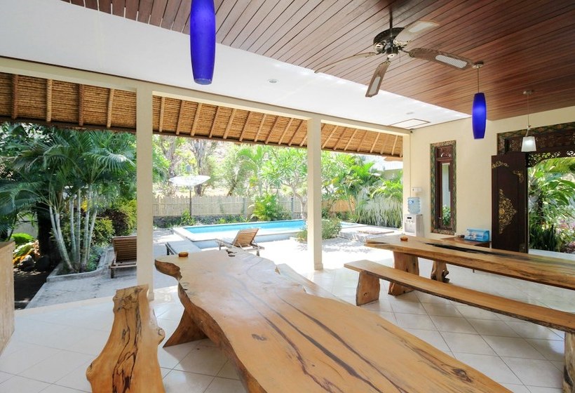 ホテル Airy Amed Bunutan Bangle Bali