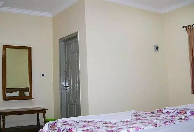 ホテル Pujitha Residency