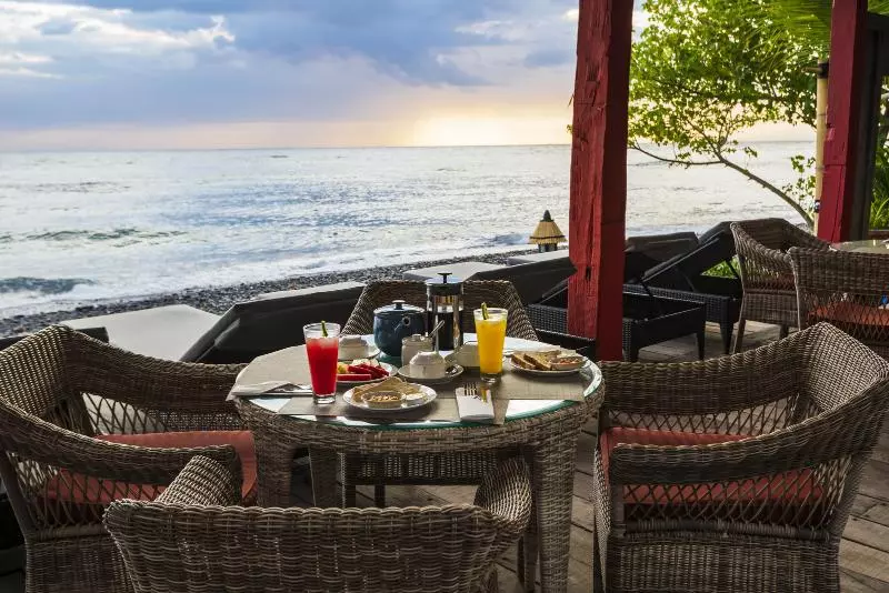 ペンション Amed Lodge By Sudamala Resorts