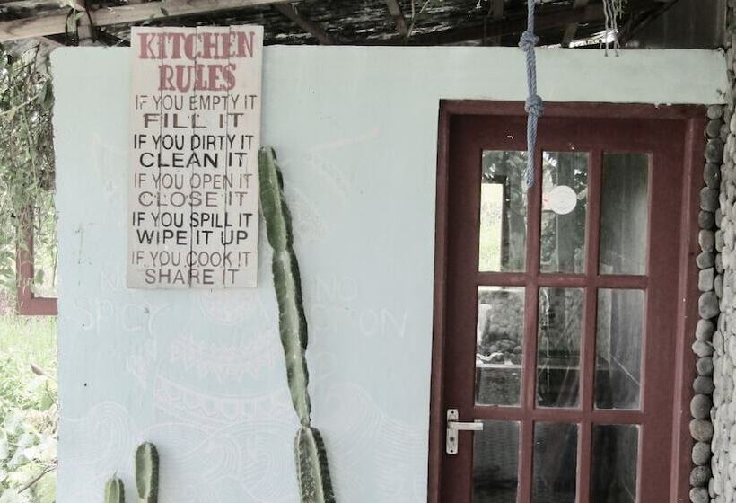 膳宿费 Dikaloha Medewi Surfcamp