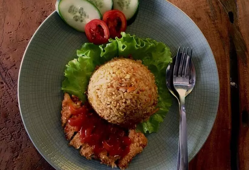 Majatalo Dikaloha Medewi Surfcamp