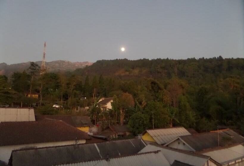 펜션 Rumah Singgah Brm