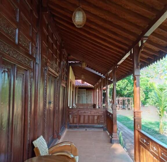 הוסטל Buana Ecofarm Ecolodge