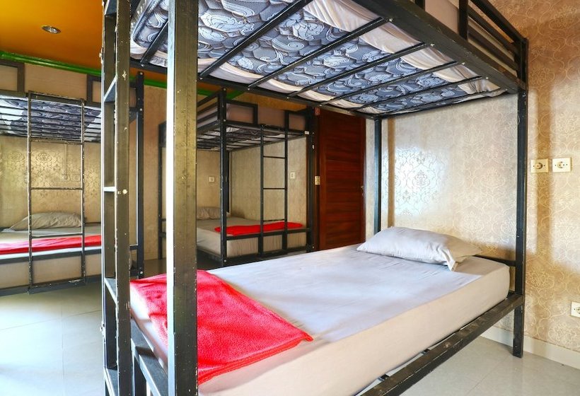 Hang Five Canggu Hostel
