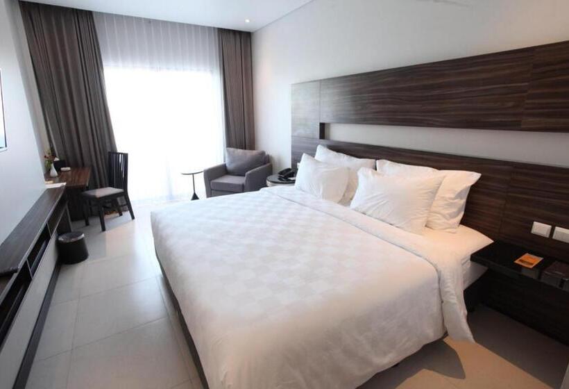 Helios Hotel & Convention