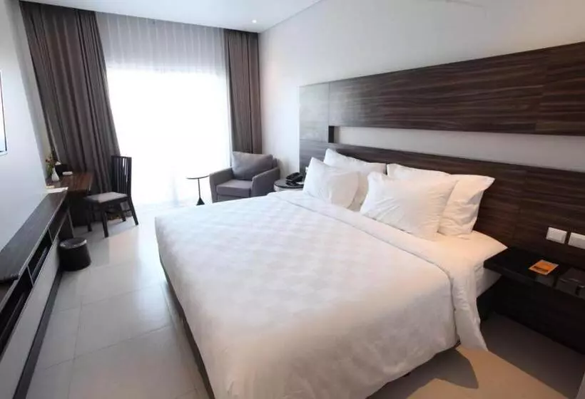 Helios Hotel & Convention