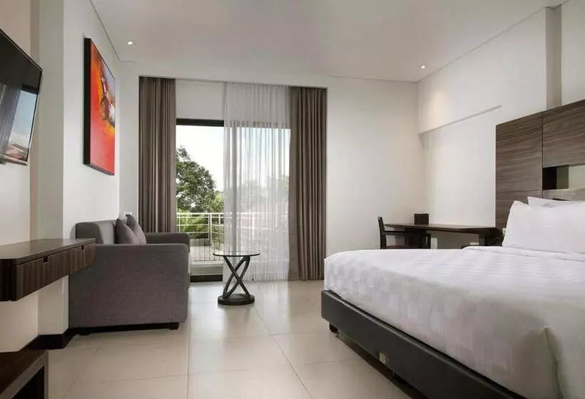 Helios Hotel & Convention