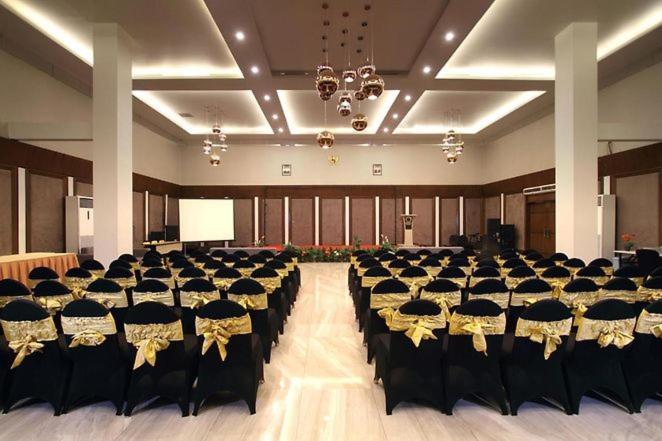 Helios Hotel & Convention