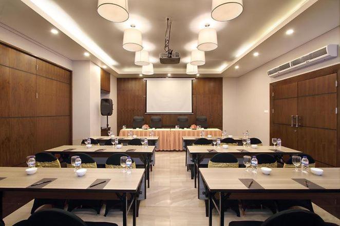 Helios Hotel & Convention