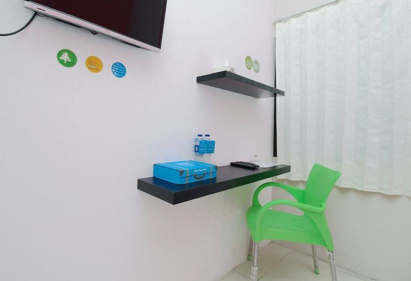 Hotel Airy Eco Syariah Solo Baru Sukoharjo Soekarno 20