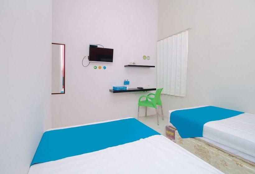 Hotel Airy Eco Syariah Solo Baru Sukoharjo Soekarno 20