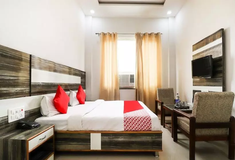 ホテル Bandhan By Oyo Rooms