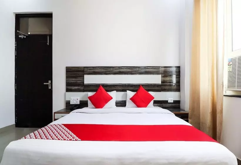 ホテル Bandhan By Oyo Rooms