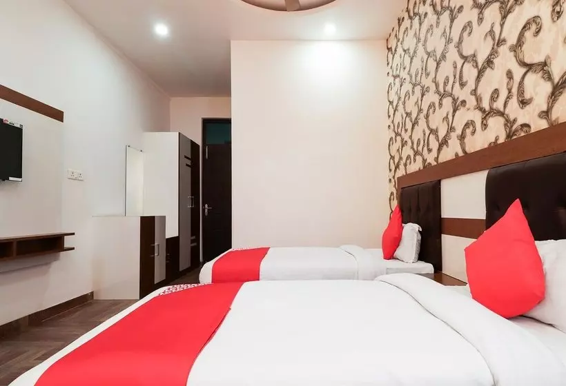 ホテル Bandhan By Oyo Rooms