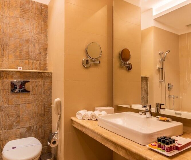 בית מלון כפרי Divine Clarks Inn Suites