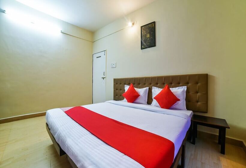 酒店 Empire By Oyo Rooms