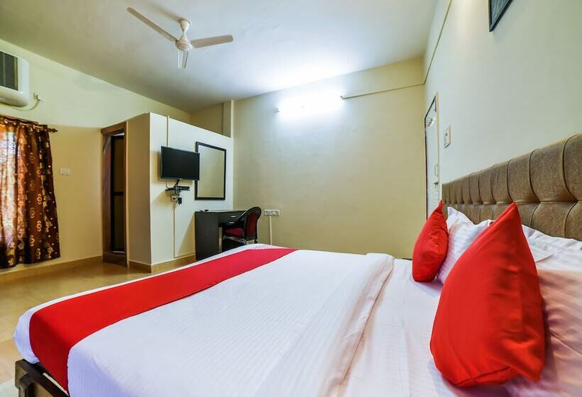 酒店 Empire By Oyo Rooms