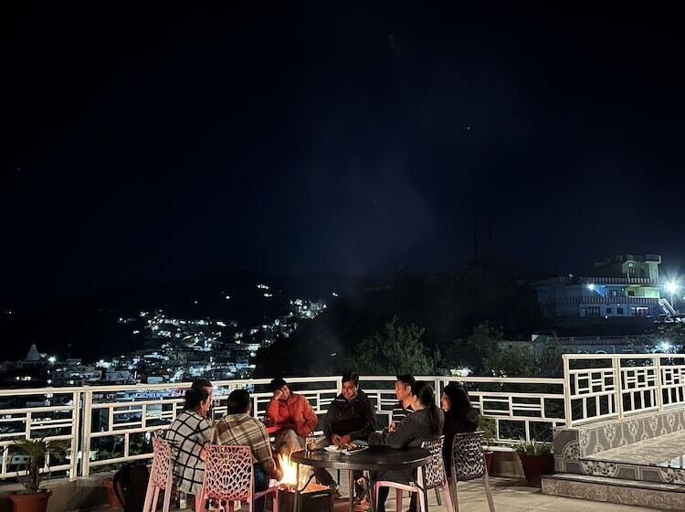 בית מלון כפרי Gautam Residency Chamba