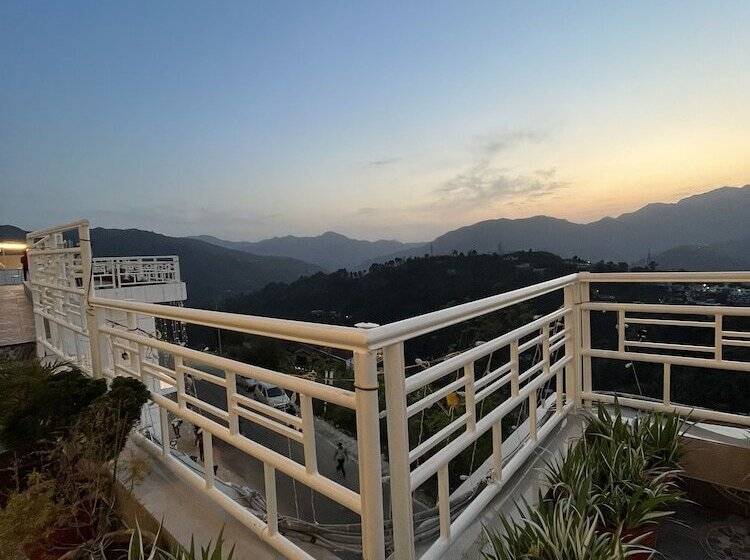 בית מלון כפרי Gautam Residency Chamba