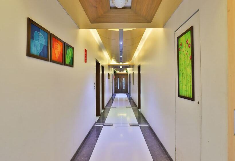 Hotel Laksh Residency