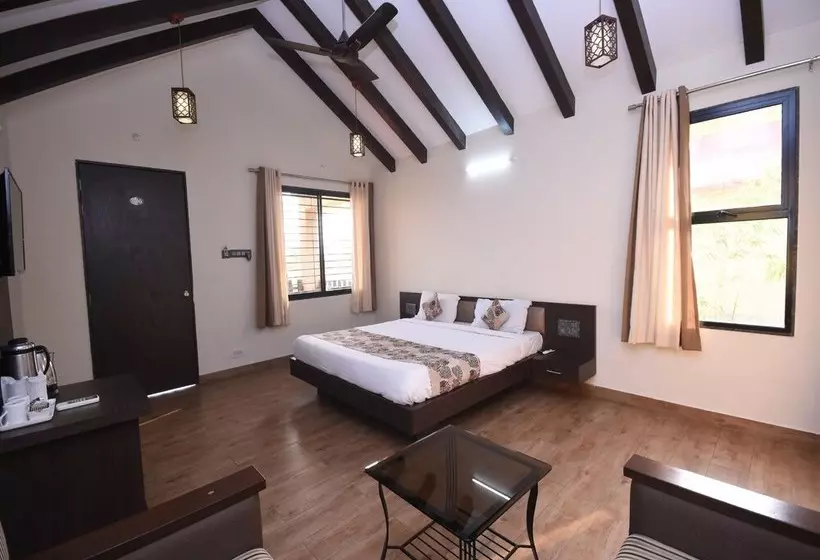 Hotelli Palette Tiger Village Resort