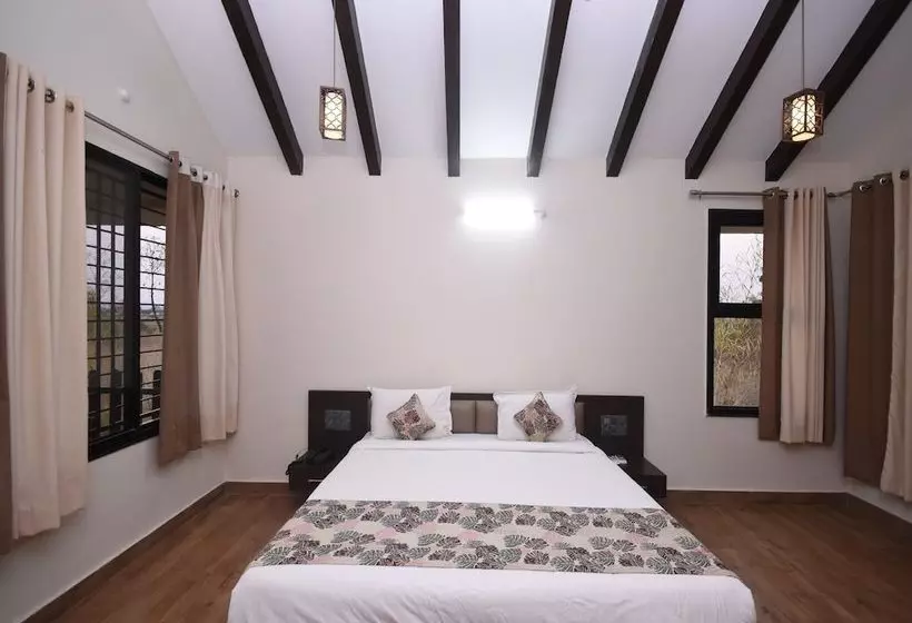 Hotelli Palette Tiger Village Resort