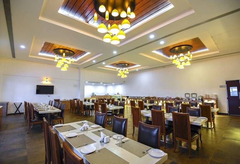 فندق Spoorti Resort And Club