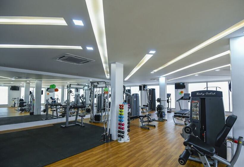 فندق Spoorti Resort And Club