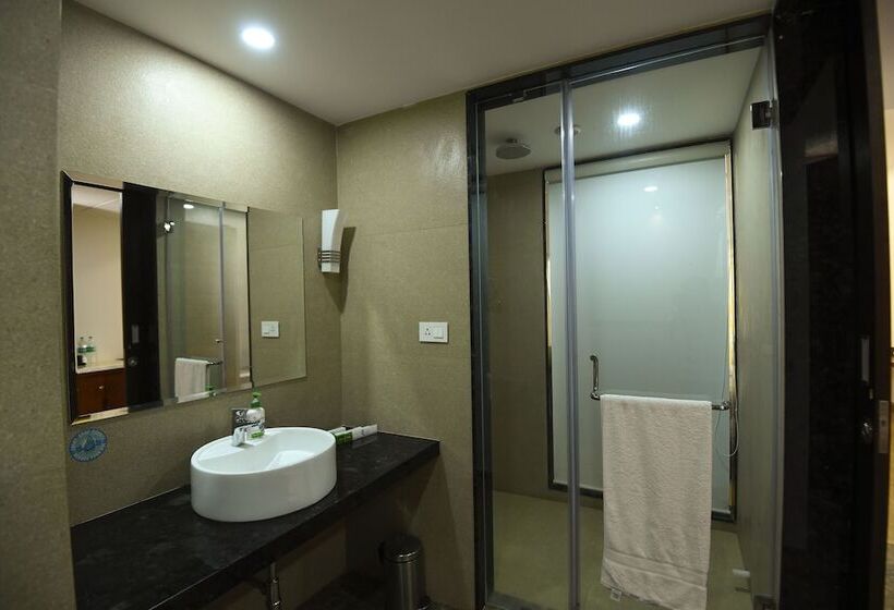 فندق Spoorti Resort And Club